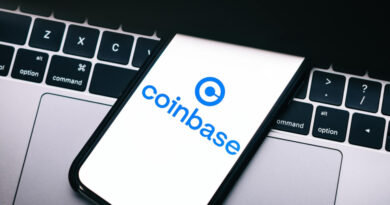 Coinbase stock jumps 15% on strong Q1 results: sell into the strength?